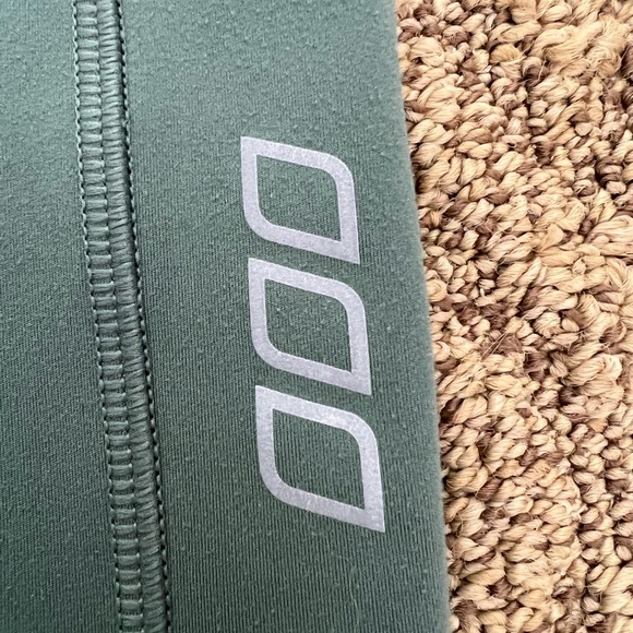 Lorna Jane Asset Phone Pocket Ankle Biter Leggings - Picture 4 of 6